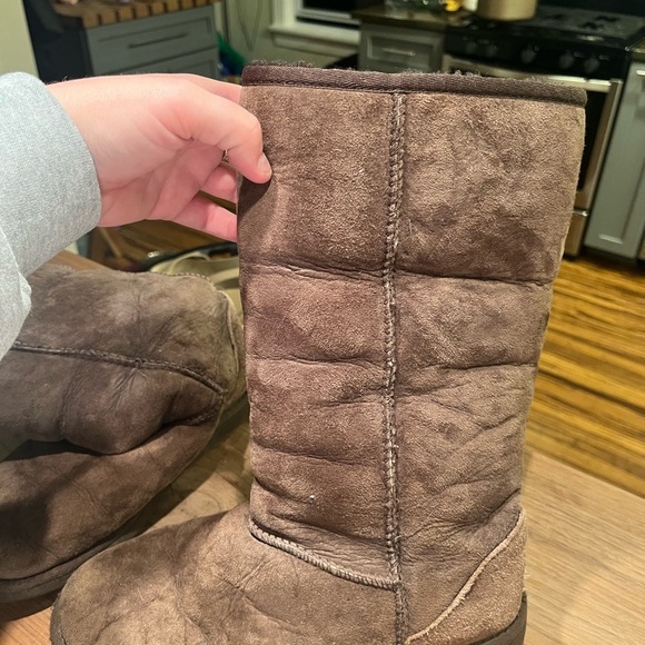 Women’s classic tall UGGS - Picture 9 of 10